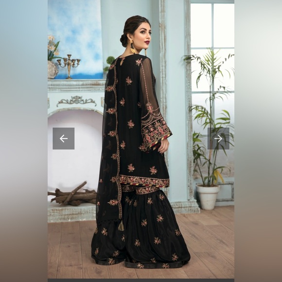 Sold!!! Indian/Pakistani Suit. 3piece pakistani suit. Branded. - Picture 4 of 15